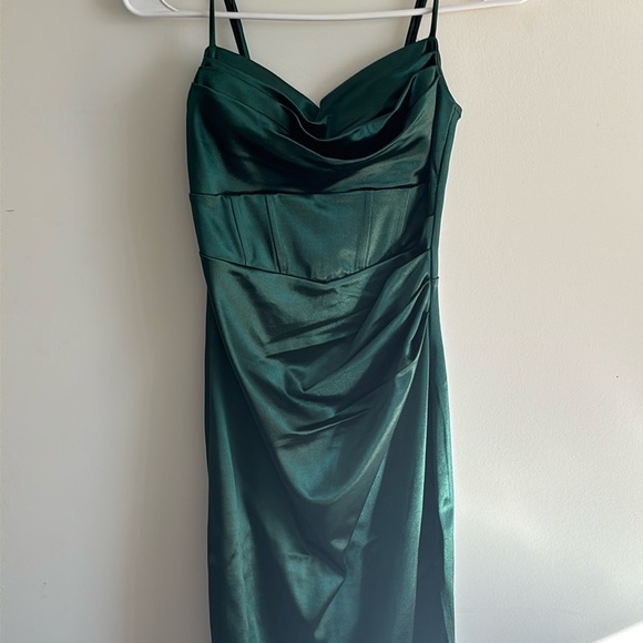 Emerald Green Windsor Maxi Dress - Picture 2 of 5